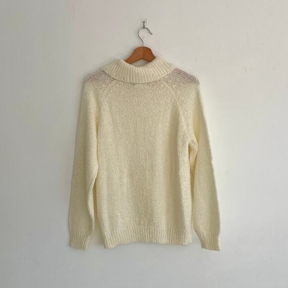 Vintage – Jennifer Moore White Pearl Button Collar Cable Knit Sweater - Picture 3 of 9